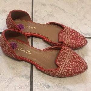 Women’s flats